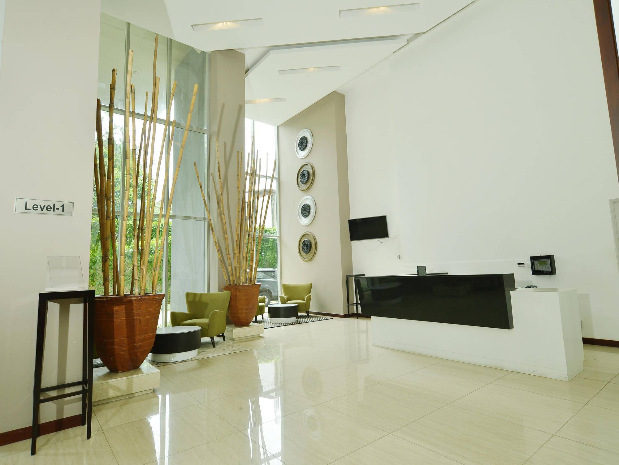 Luxury Resort Apartment Onthree20 Коломбо Екстериор снимка